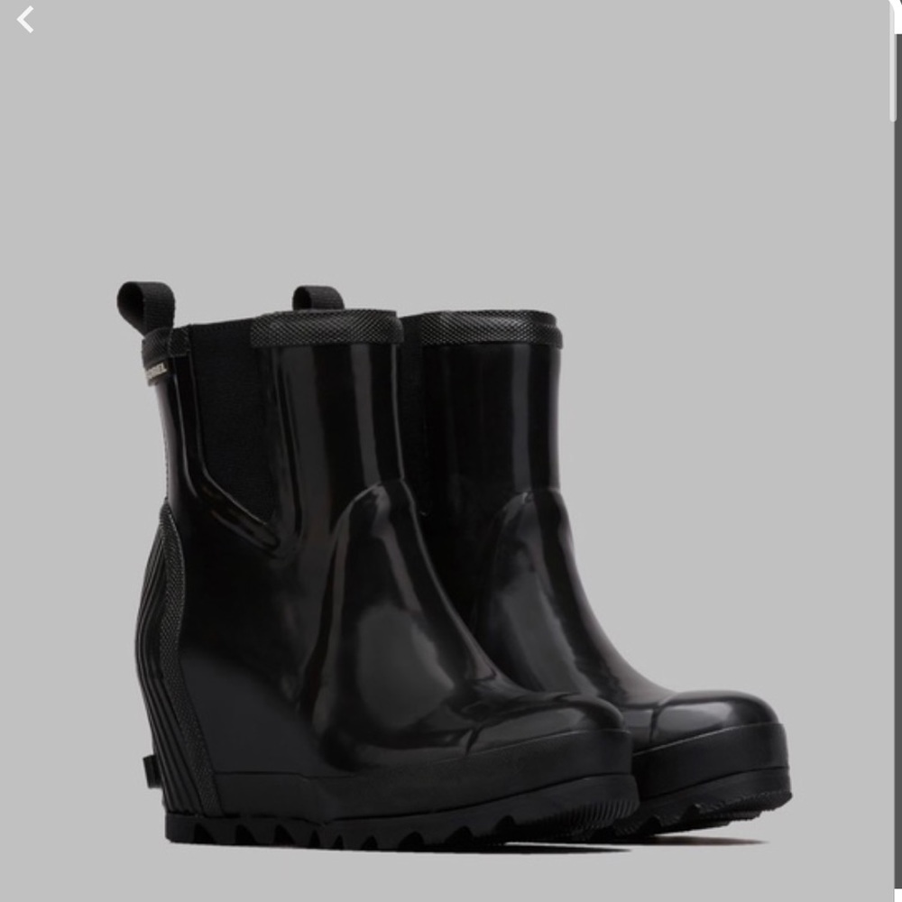 Sorel Joan Rain Wedge Chelsea Gloss Rain Booties